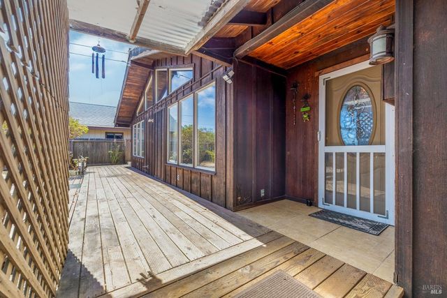 215 S Sanderson Way, Fort Bragg, CA 95437