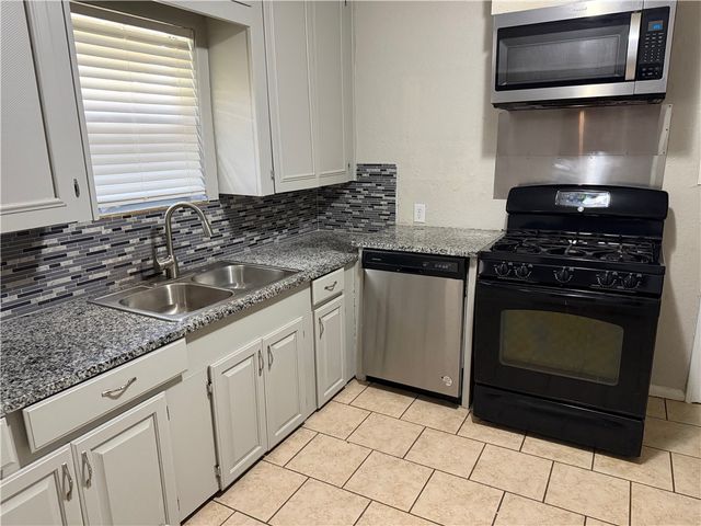 653 Sam St, Corpus Christi, TX 78412