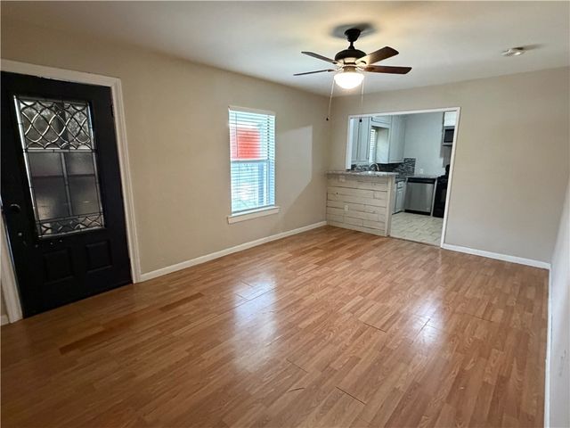 653 Sam St, Corpus Christi, TX 78412