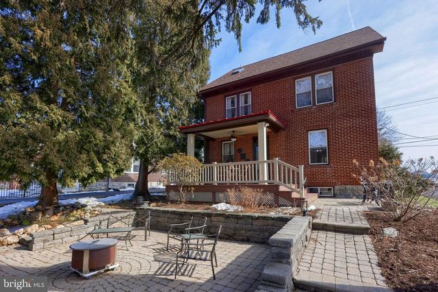 32 GREENFIELD RD, Lancaster, PA 17602