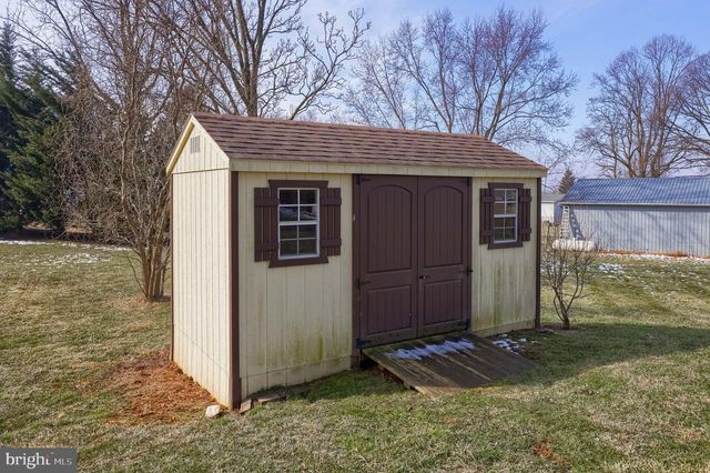 32 GREENFIELD RD, Lancaster, PA 17602