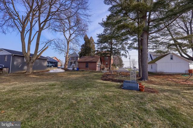 32 GREENFIELD RD, Lancaster, PA 17602