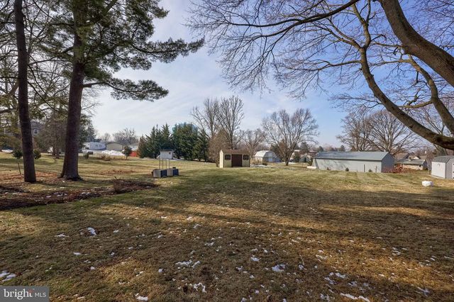 32 GREENFIELD RD, Lancaster, PA 17602