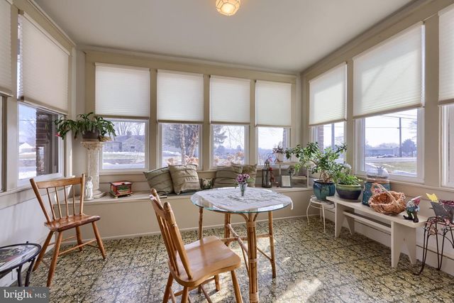 32 GREENFIELD RD, Lancaster, PA 17602