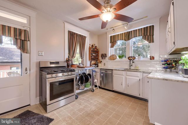 32 GREENFIELD RD, Lancaster, PA 17602