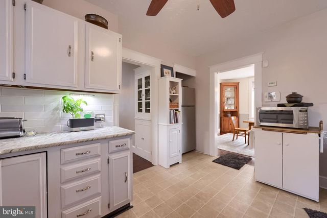 32 GREENFIELD RD, Lancaster, PA 17602