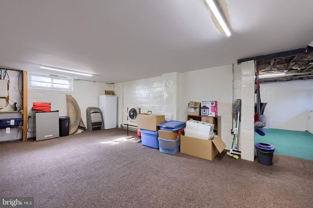 32 GREENFIELD RD, Lancaster, PA 17602