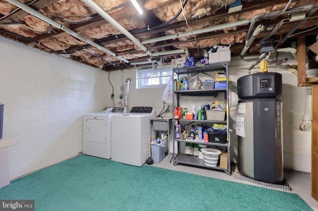 32 GREENFIELD RD, Lancaster, PA 17602