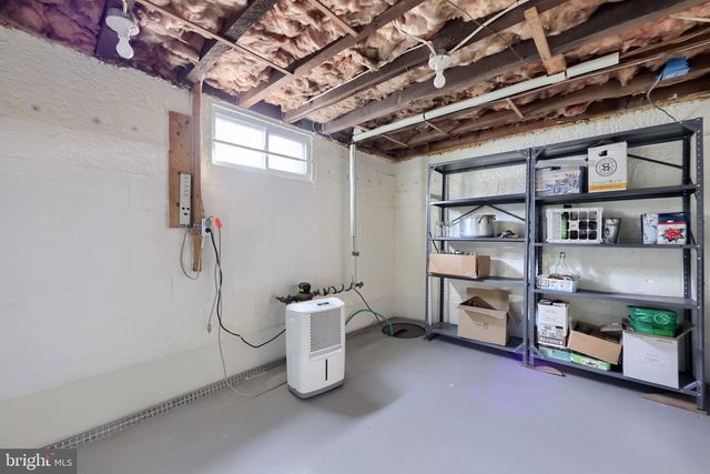 32 GREENFIELD RD, Lancaster, PA 17602