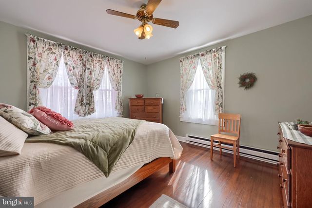 32 GREENFIELD RD, Lancaster, PA 17602