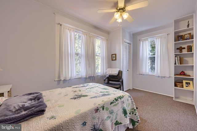 32 GREENFIELD RD, Lancaster, PA 17602