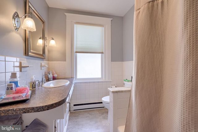 32 GREENFIELD RD, Lancaster, PA 17602