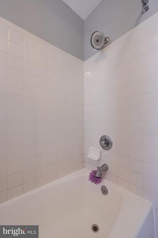 32 GREENFIELD RD, Lancaster, PA 17602