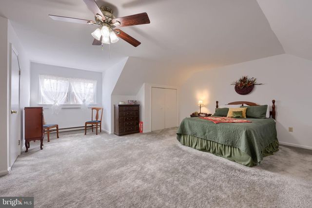 32 GREENFIELD RD, Lancaster, PA 17602