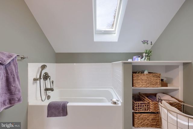 32 GREENFIELD RD, Lancaster, PA 17602