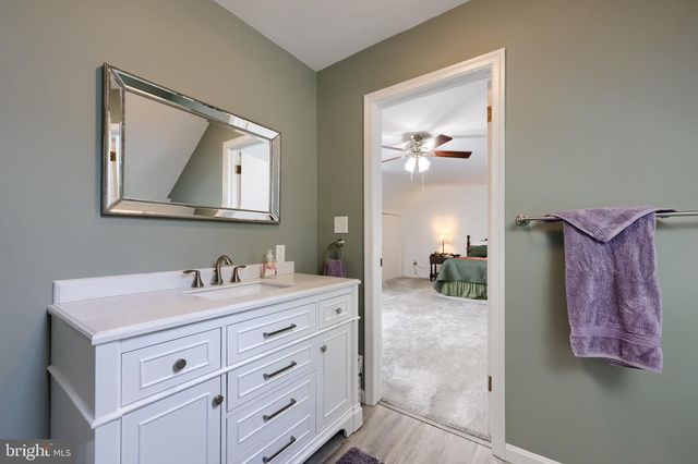 32 GREENFIELD RD, Lancaster, PA 17602