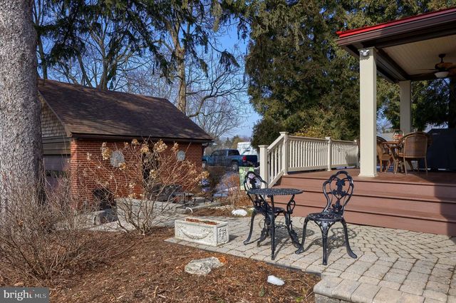 32 GREENFIELD RD, Lancaster, PA 17602