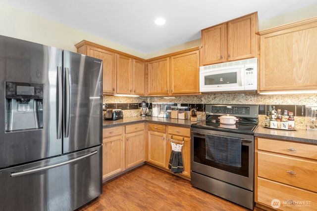 308 Easy Street SE, Rainier, WA 98576