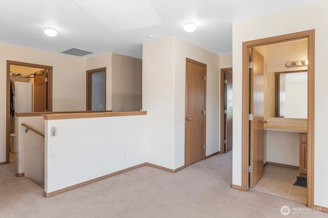 308 Easy Street SE, Rainier, WA 98576