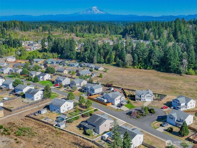 308 Easy Street SE, Rainier, WA 98576