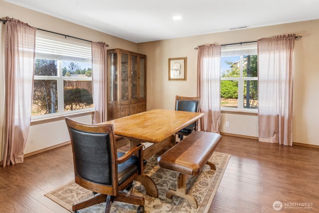 308 Easy Street SE, Rainier, WA 98576