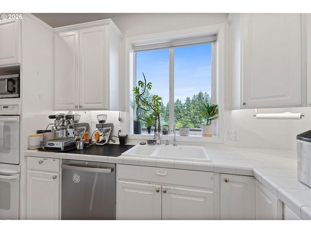 13712 Sw 130TH Pl, Portland, OR 97223