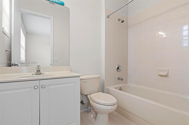 419 SW 147th Ave 108, Pembroke Pines, FL 33027