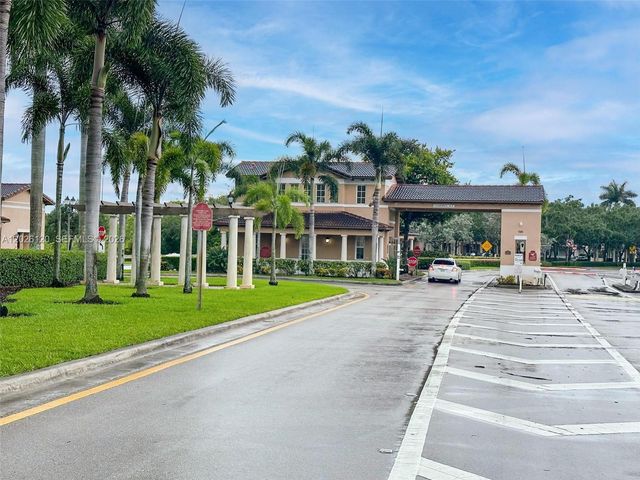 419 SW 147th Ave 108, Pembroke Pines, FL 33027