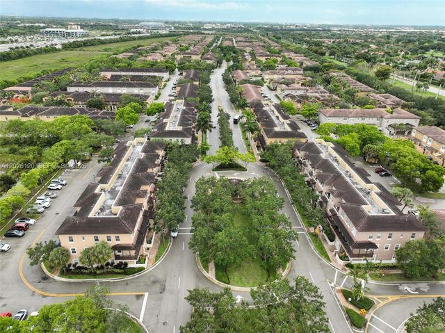 419 SW 147th Ave 108, Pembroke Pines, FL 33027