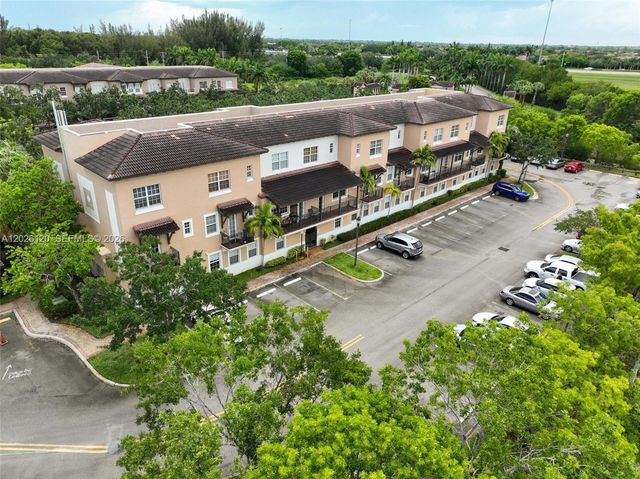 419 SW 147th Ave 108, Pembroke Pines, FL 33027
