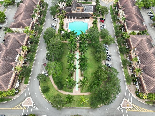 419 SW 147th Ave 108, Pembroke Pines, FL 33027