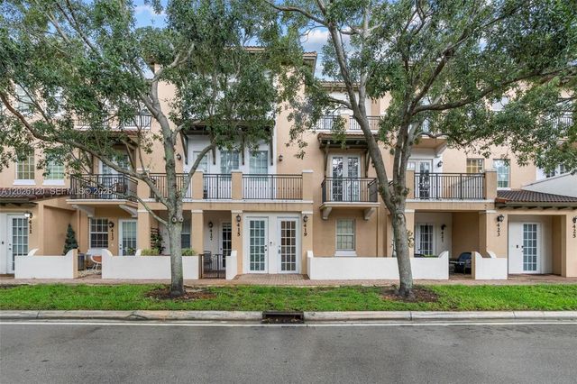 419 SW 147th Ave 108, Pembroke Pines, FL 33027