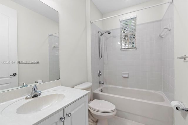 419 SW 147th Ave 108, Pembroke Pines, FL 33027