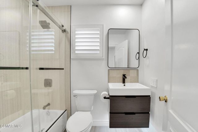 6045 Sunnyslope Avenue, Van Nuys, CA 91401