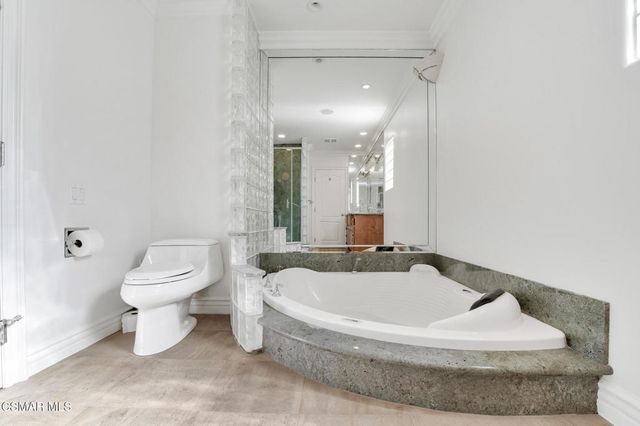 6045 Sunnyslope Avenue, Van Nuys, CA 91401