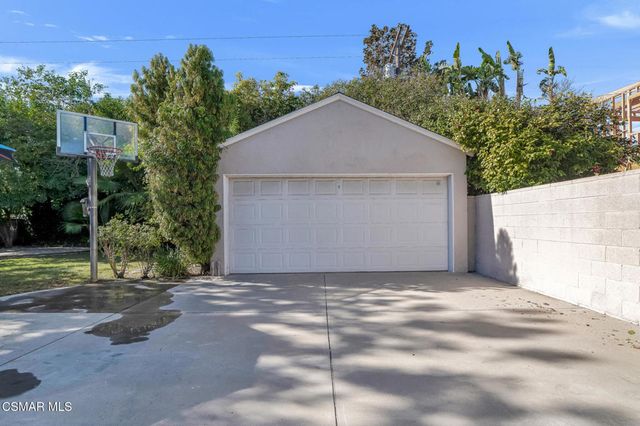 6045 Sunnyslope Avenue, Van Nuys, CA 91401