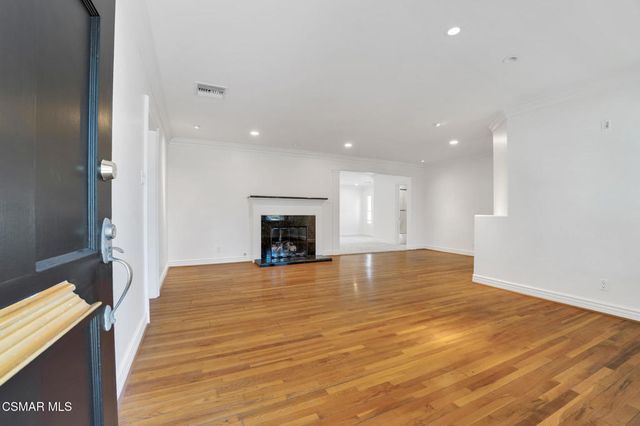 6045 Sunnyslope Avenue, Van Nuys, CA 91401