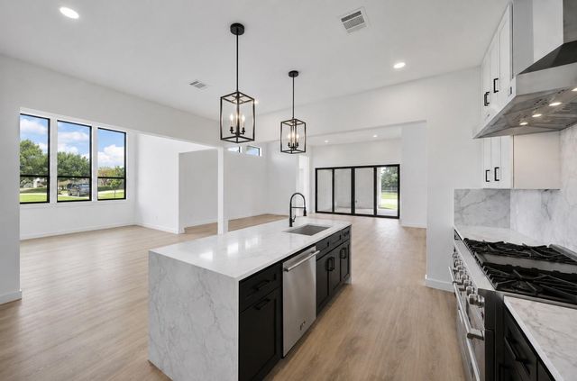 19006 Grandview Court, Montgomery, TX 77356