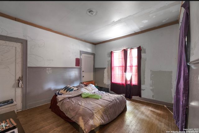 2031 W Kings, San Antonio, TX 78201