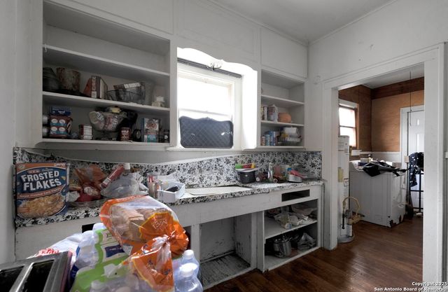 2031 W Kings, San Antonio, TX 78201