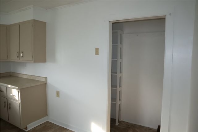 823 Crest Ave, Charleroi Boro, PA 15022