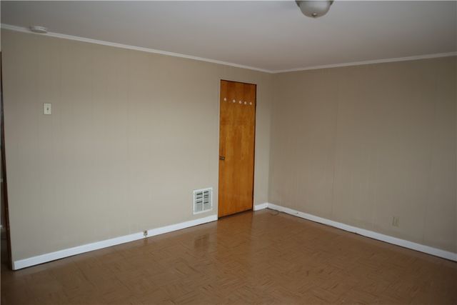 823 Crest Ave, Charleroi Boro, PA 15022