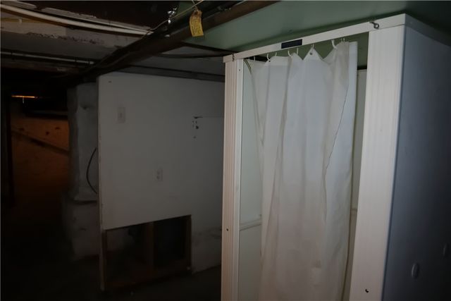 823 Crest Ave, Charleroi Boro, PA 15022