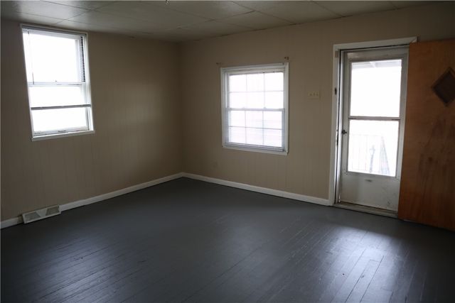 823 Crest Ave, Charleroi Boro, PA 15022