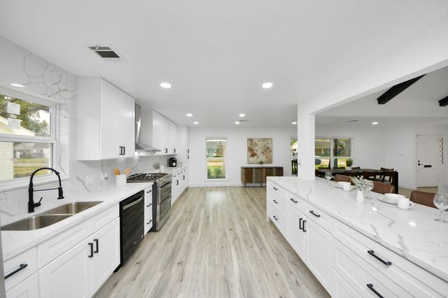 7819 Pagewood Lane, Houston, TX 77063