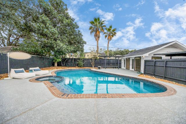 7819 Pagewood Lane, Houston, TX 77063