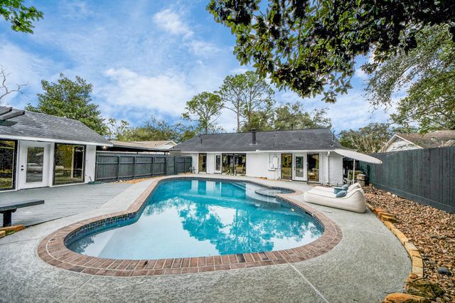 7819 Pagewood Lane, Houston, TX 77063
