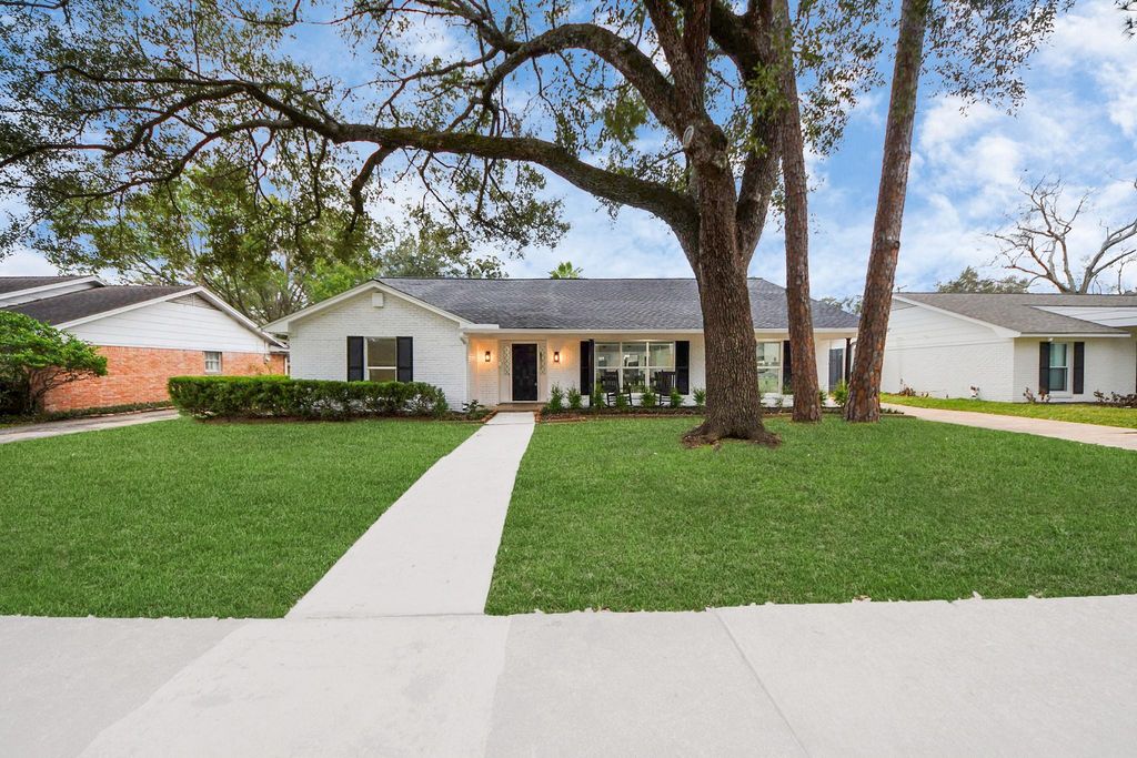 7819 Pagewood Lane, Houston, TX 77063