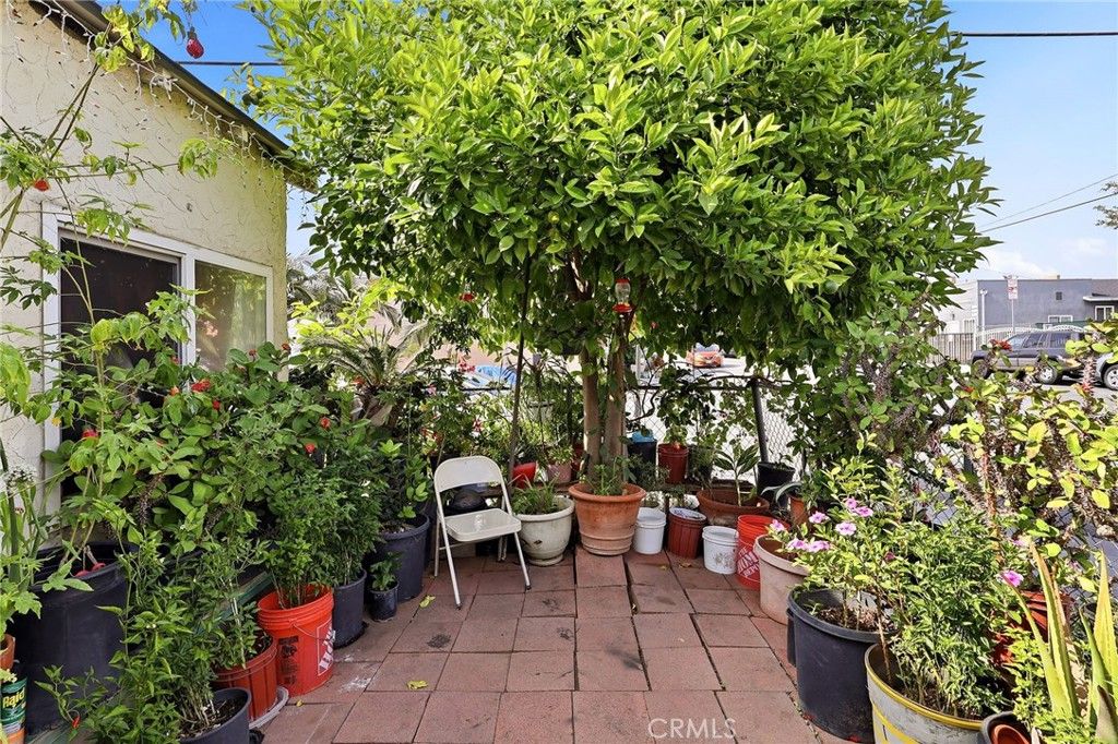 Image 17 of property listing at 4478 E 4th, Los Angeles, CA 90022