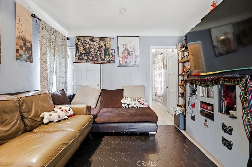 Image 22 of property listing at 4478 E 4th, Los Angeles, CA 90022